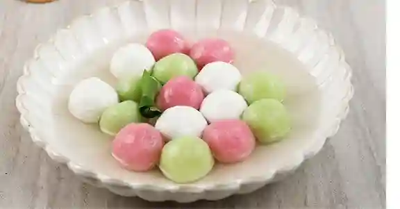 Tang Yuan Sweet Chinese Peanut Rice Balls